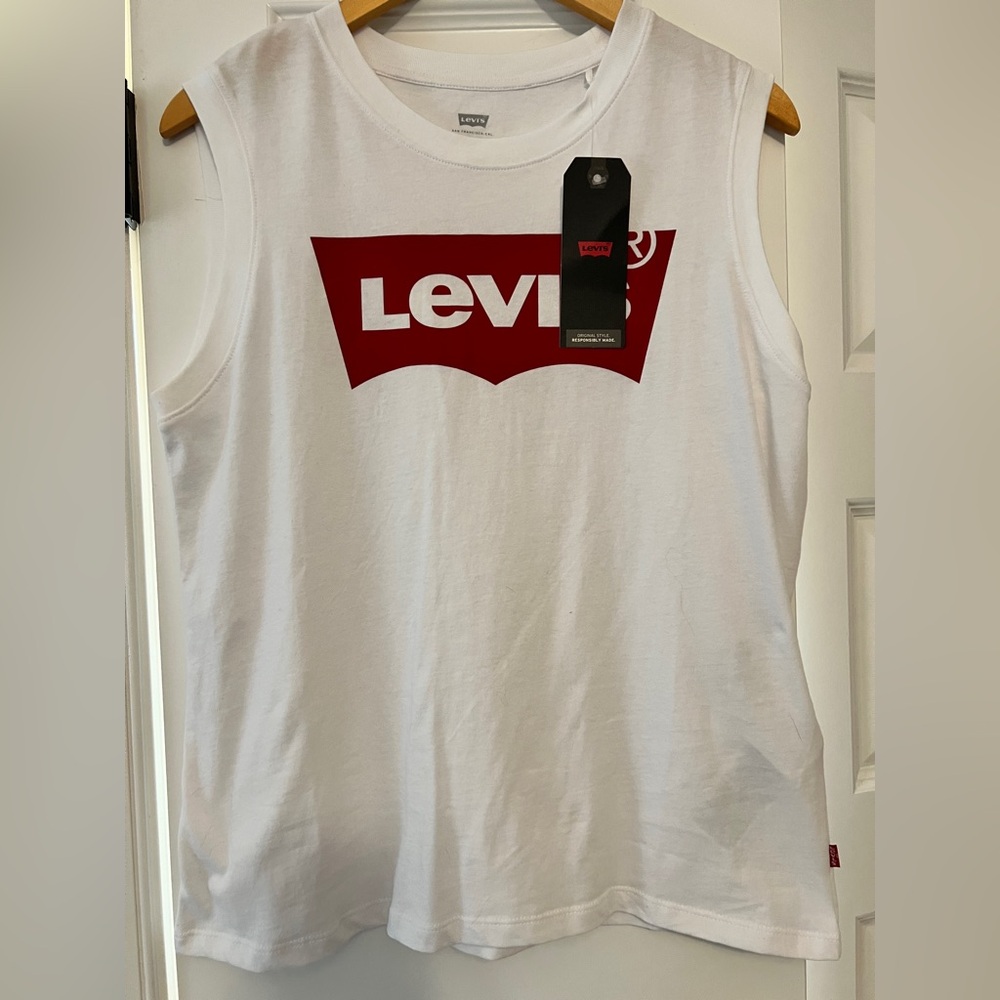 Levi's Women's Muscle Tank Size Medium